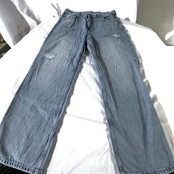 Denim - Arizona Jeans Juniors Size 13 Low-Rise Dad Jeans Light‎ Distressed Denim